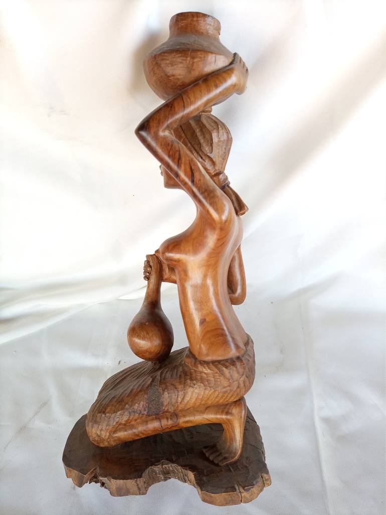 Original Art Deco Women Sculpture by Jafeth Moiane