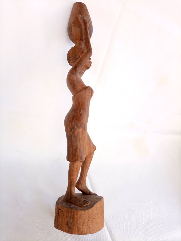 Original Art Deco Women Sculpture by Jafeth Moiane