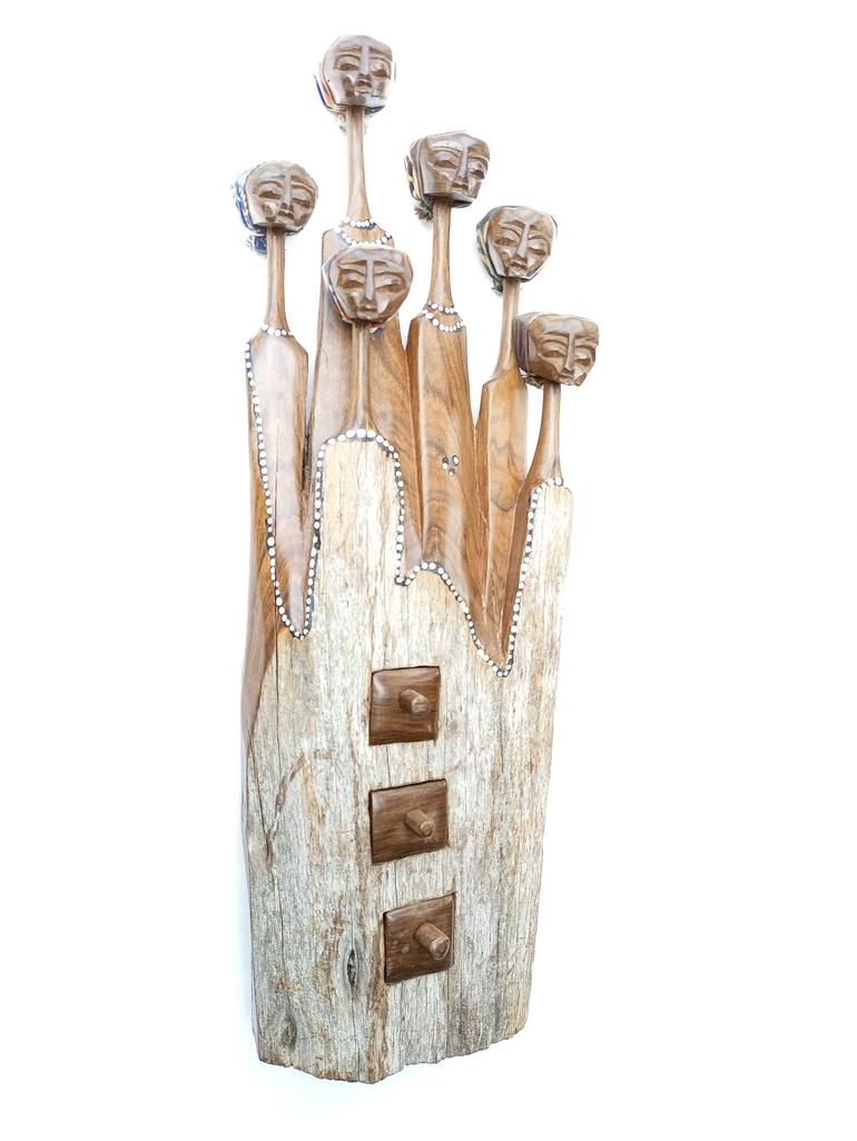 African woman sandalwood wood sculpture by Jafeth Moiane (2020) : Sculpture  Wood - SINGULART