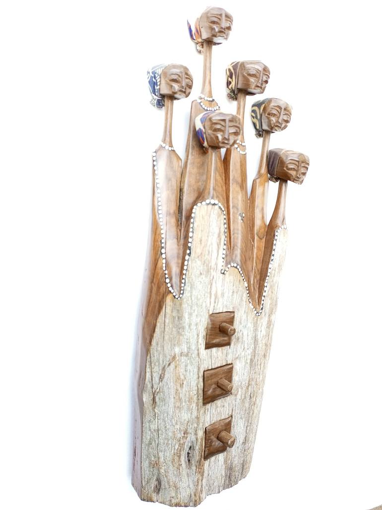 African woman sandalwood wood sculpture by Jafeth Moiane (2020) : Sculpture  Wood - SINGULART