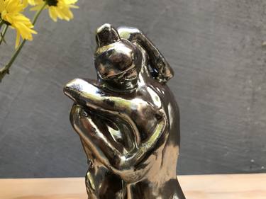 Hugging Couple Sculpture/The Lovers thumb