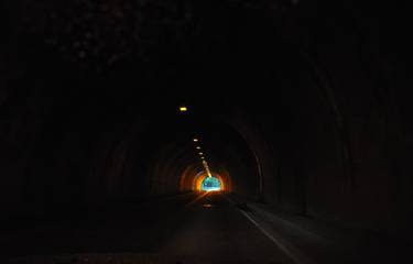 Tunnel thumb