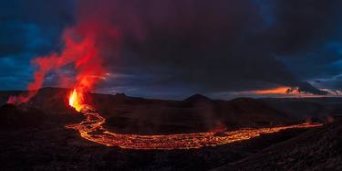 Fagradalsfjall volcanic eruption in the night, Iceland thumb