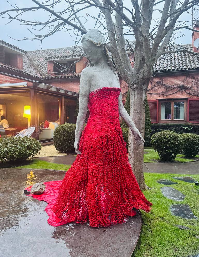 Original Figurative Body Sculpture by Olga Andrino