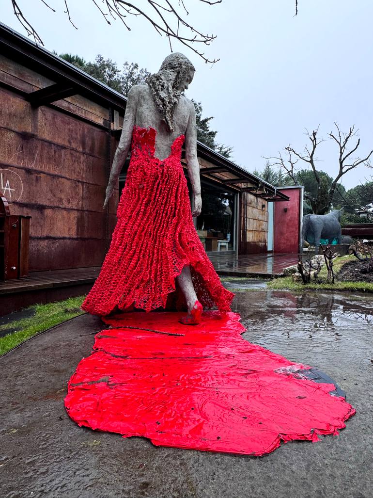 Original Figurative Body Sculpture by Olga Andrino