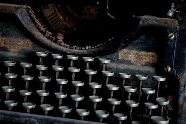 Ancient Type Writer thumb