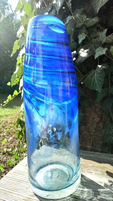 Dissolve Me Vase thumb