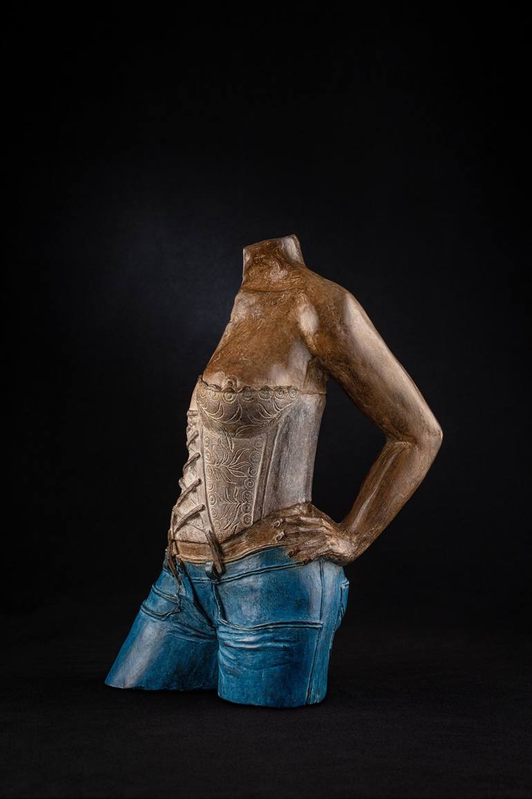 Original Figurative Women Sculpture by Philippe CRIVELLI