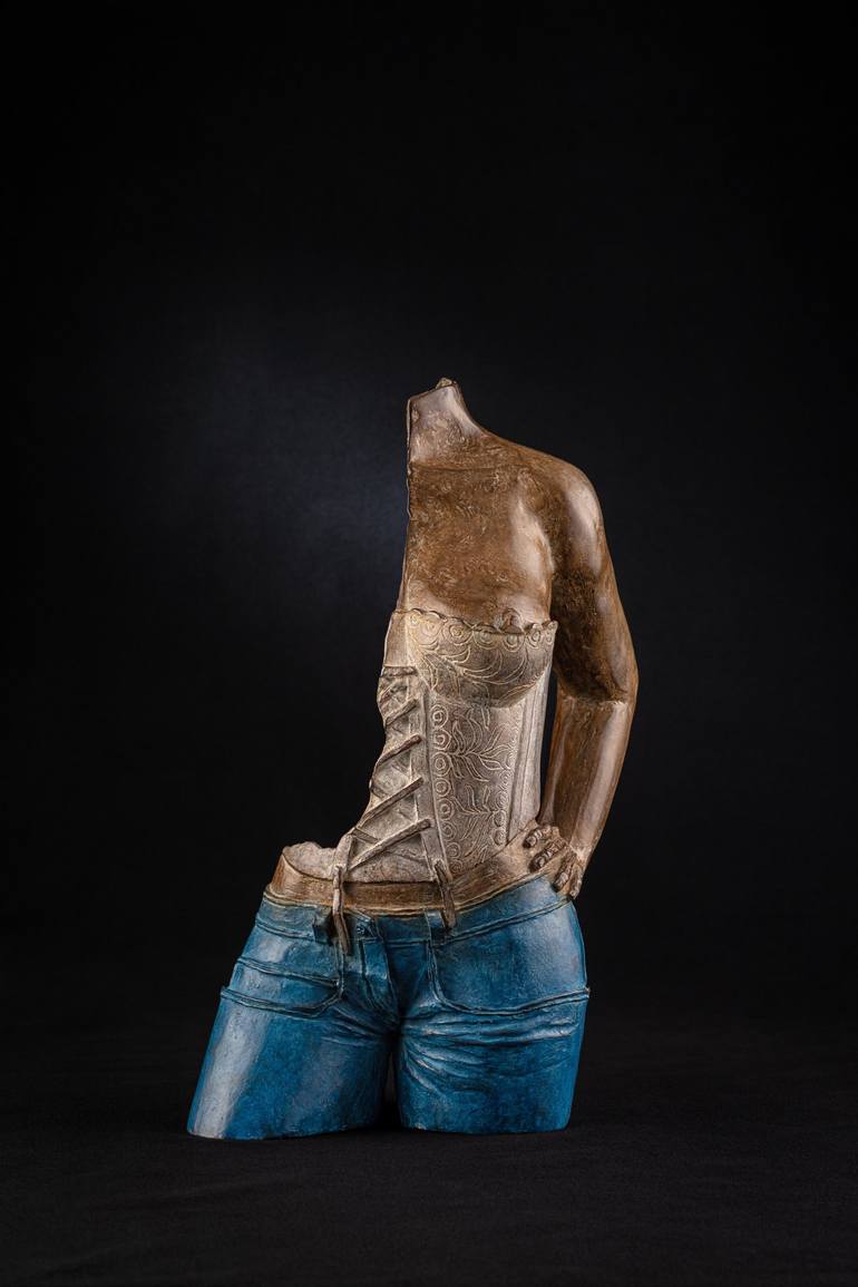 Original Figurative Women Sculpture by Philippe CRIVELLI