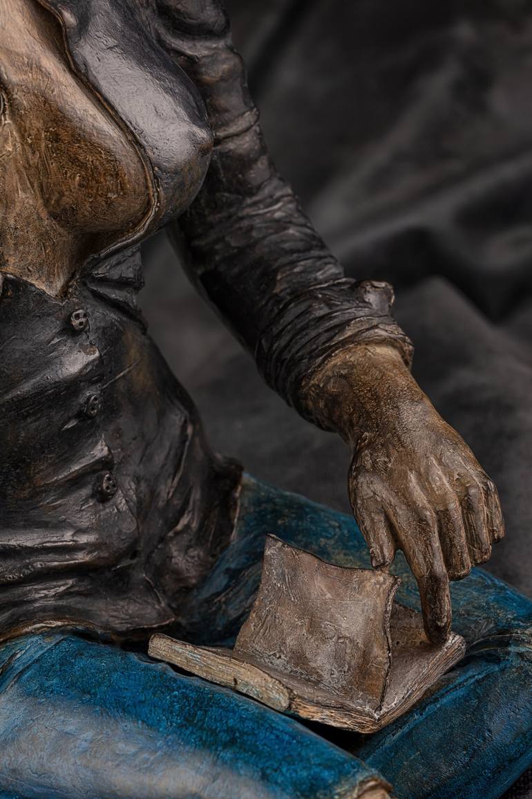 Original Figurative Women Sculpture by Philippe Crivelli