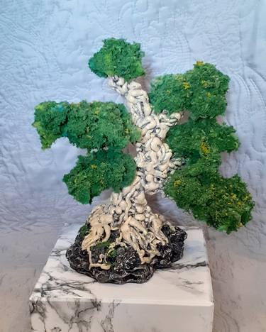 White bonsai thumb