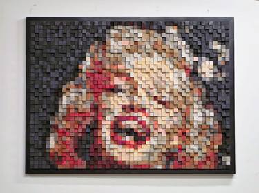 Super Blonde Marilyn Monroe thumb