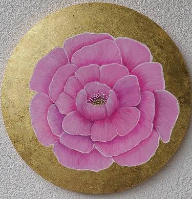 Decorative pink flower thumb