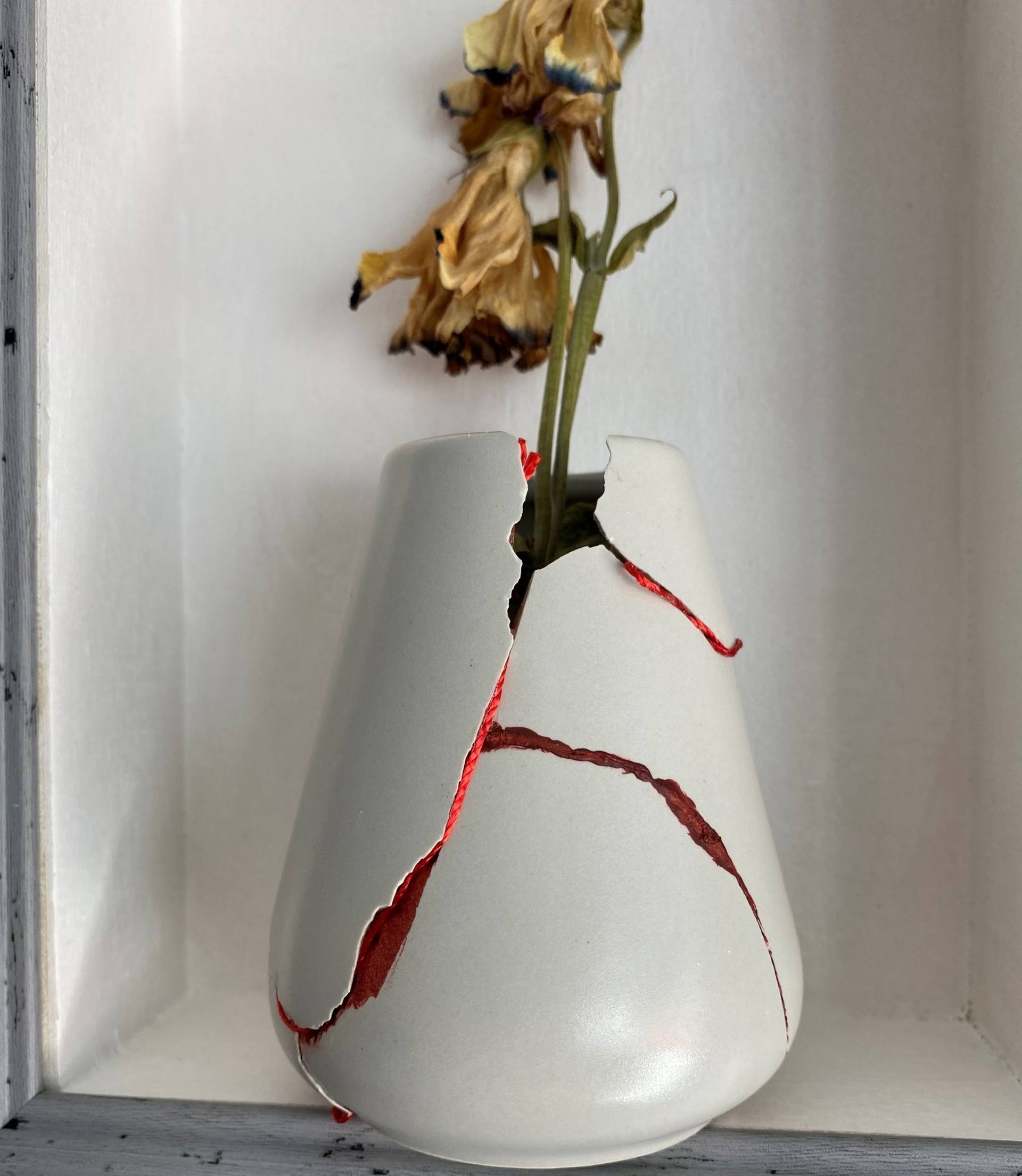 broken vase picture