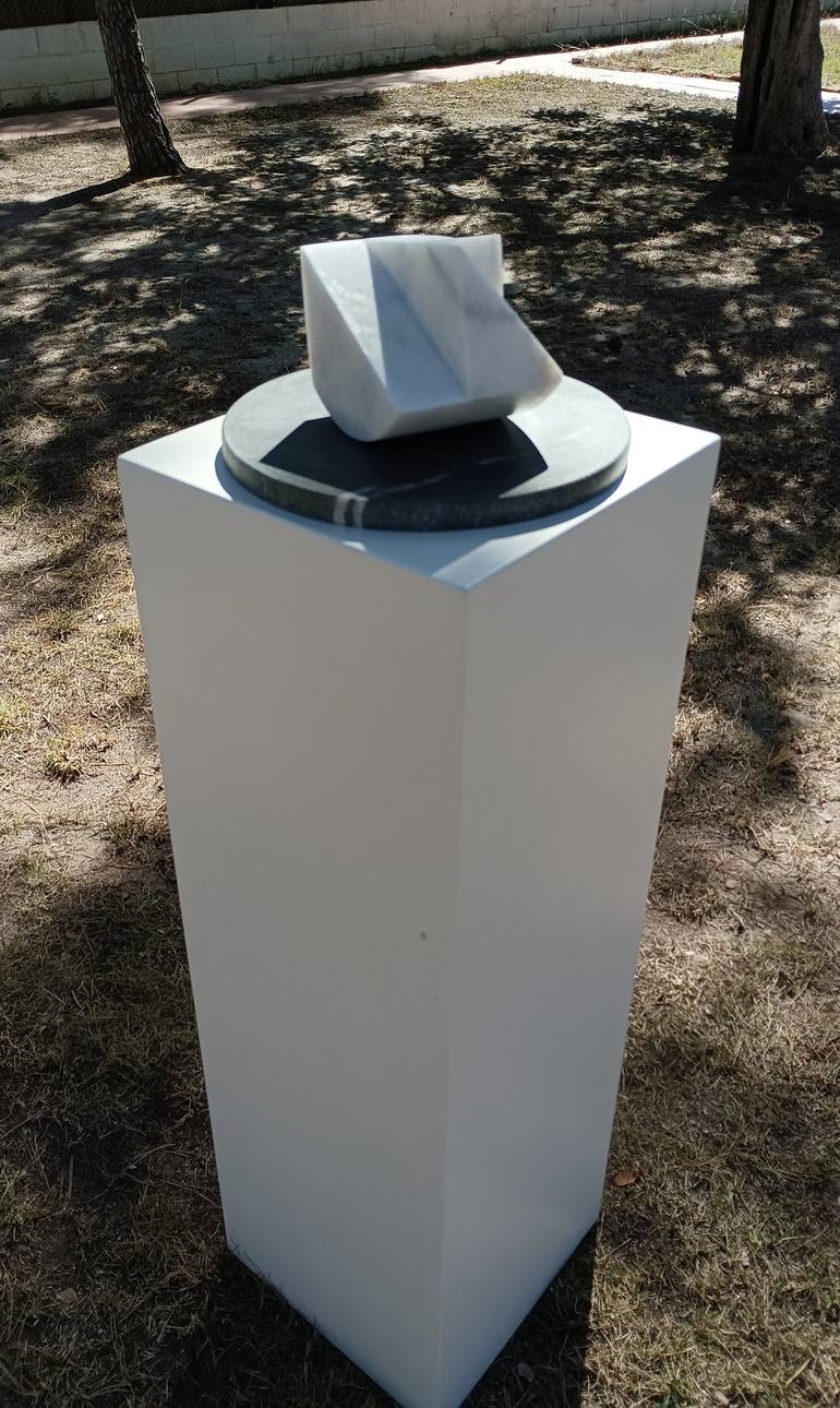 Original Abstract Sculpture by OSCAR  LAURELIANO AGUIRRE COMENDADOR