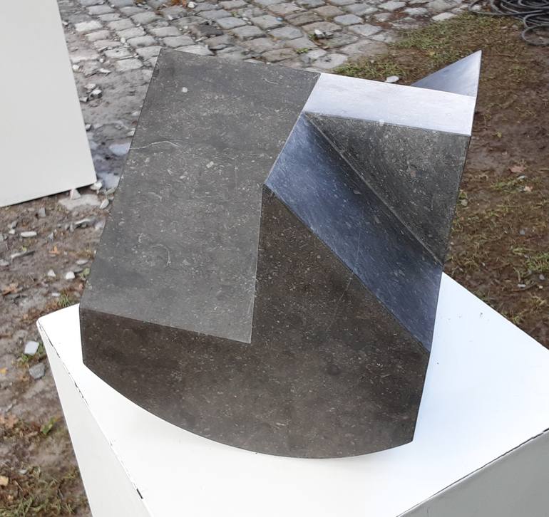 Original Minimalism Geometric Sculpture by OSCAR  LAURELIANO AGUIRRE COMENDADOR