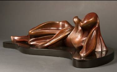 Original Figurative Women Sculpture by Marie Pierre Philippe Lohezic