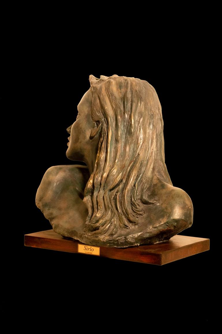 Original Figurative Women Sculpture by Elvira Sirio