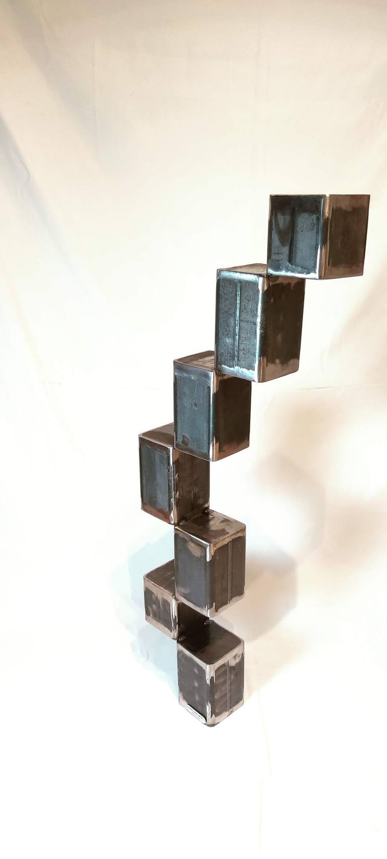 Stacked Cubes Metal