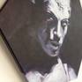 Introspection by Pat Dumez ( 2020 )
It can be a joy. Moment when everyone is cut off at home because of COVID 19. A time of frustration for everyone. It is the image of a young woman frozen in thought. Like a sculpture. Everything stops in the gestures but not in her head.
She no longer listens and no longer sees what is happening around her. She goes beyond. In her thoughts, emotions and memories. She exists in the nothingness of the physical.
Acrylic on canvas - Hexagon 50cm x 40cm - Pat Dumez May 2020