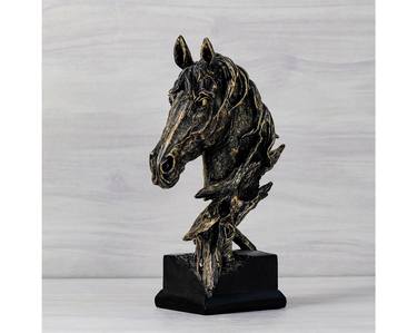 Horse Statue Sculpture thumb