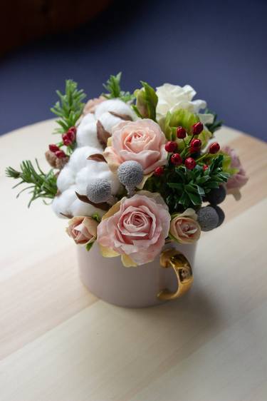 New Year flower arrangement thumb