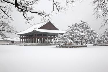 Winter scenery of Gyeonghoeru in Gyeongbokgung Palace 2010 thumb