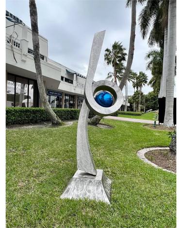Rising Loop- stainless steel yard sculpture thumb