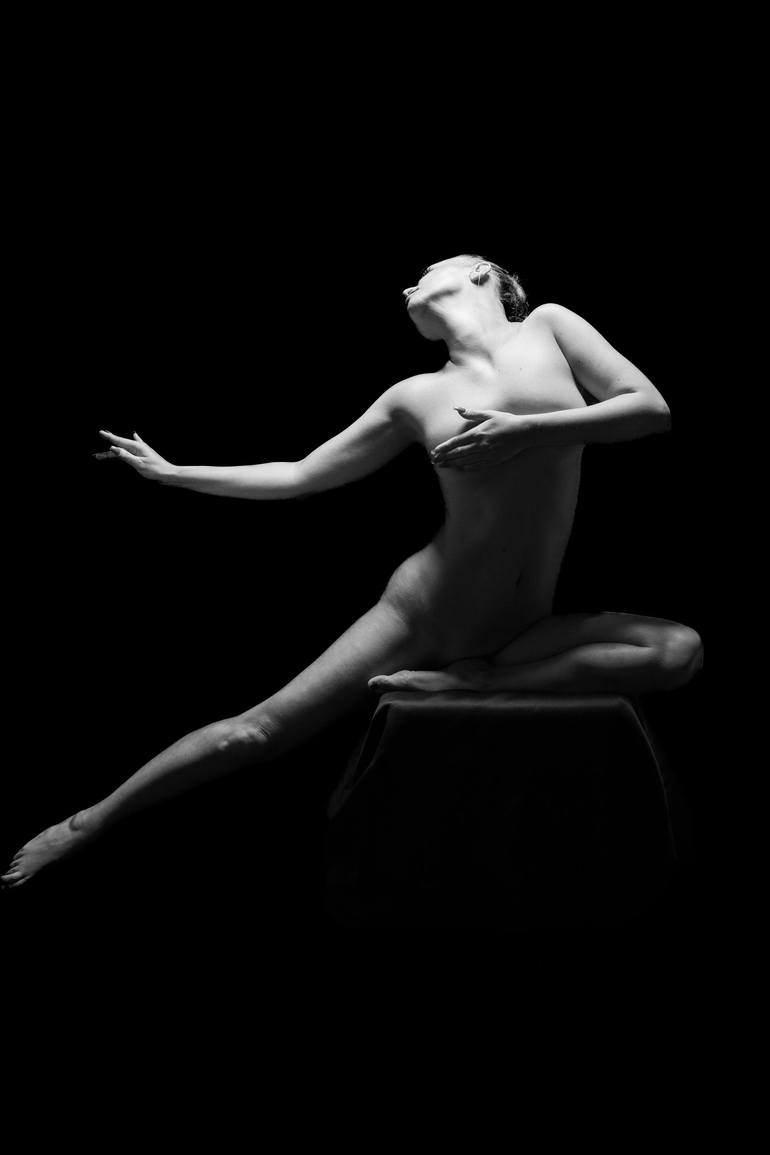 Nude artistic dance