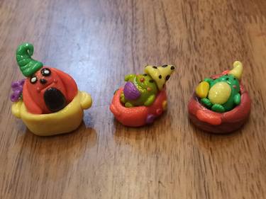 'We are relaxing' cute polymer clay collectibles/figurines/characters thumb