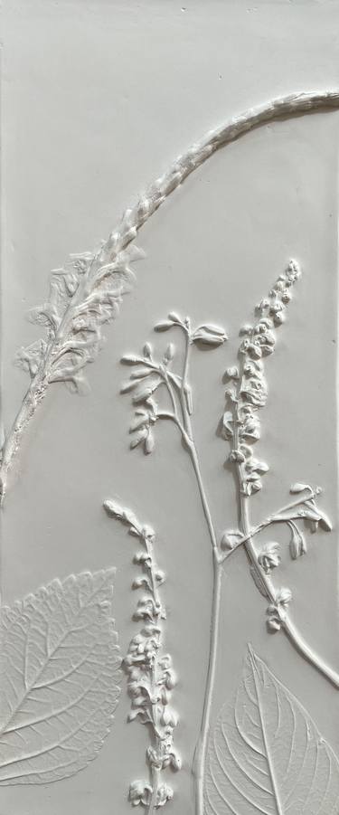 White Garden Flower Imprint Cast Tile thumb