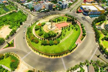 Panoramic view of Martyrs Monument Roundabout thumb