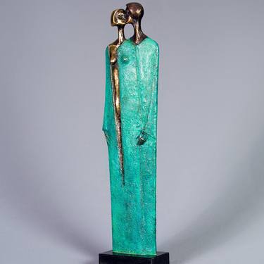 Elegant Patinated Bronze Sculpture Of A Loving Couple thumb