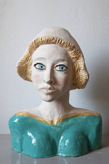 Ceramic bust "Doris", ceramic high art thumb