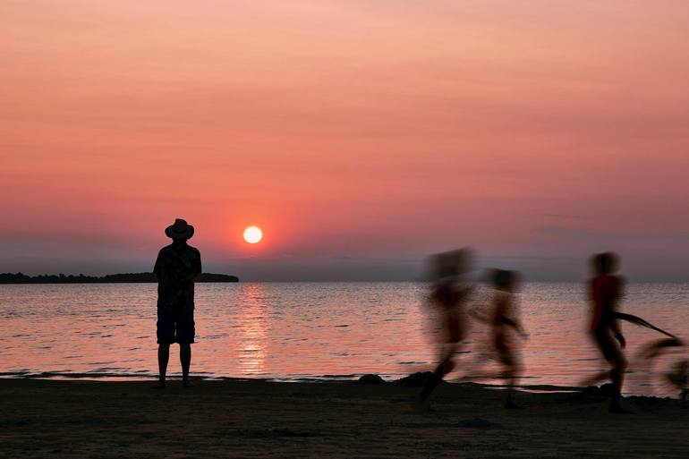 Original Landscape Photography by Hugo Hamaoui | Expressionism Art on Paper | Moving Sunset - Limited Edition of 3