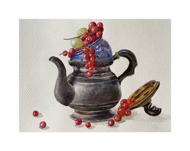 Teapot and berries. thumb