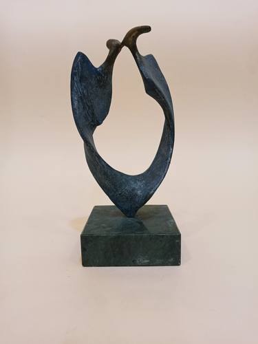 Kiss, bronze,2003 year ,H-22 cm thumb