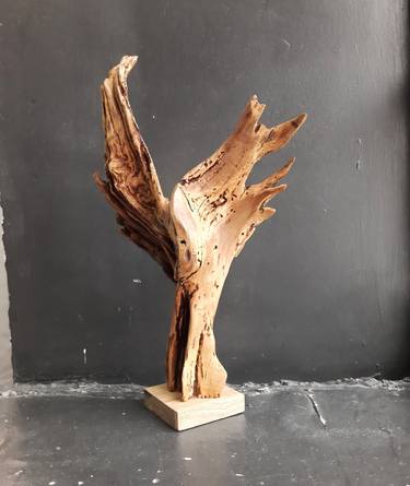 Nika. Wood sculpture thumb