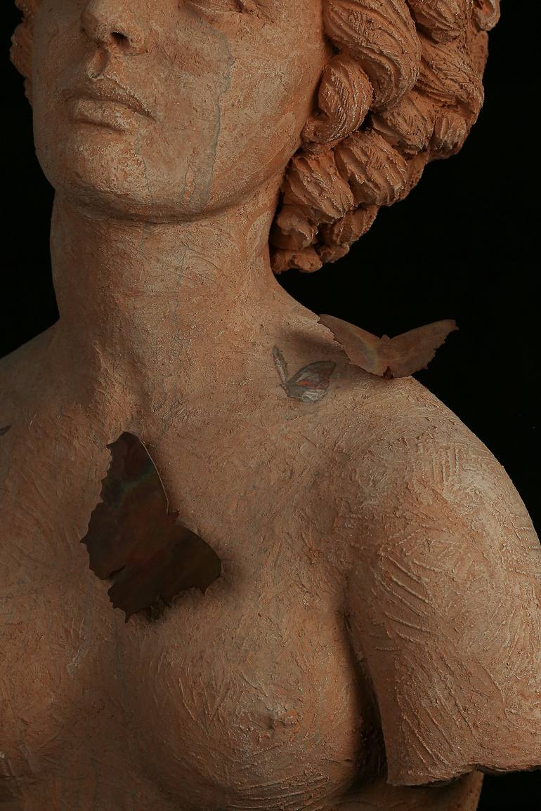 Original Contemporary Women Sculpture by CRIBELLATI ELENA