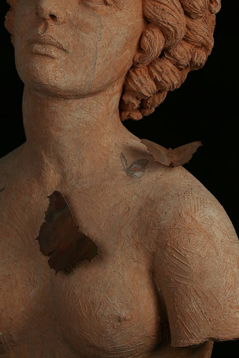 Original Contemporary Women Sculpture by Cribellati Elena