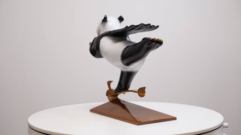 Original Black & White Animal Sculpture by Yongchang Zhao