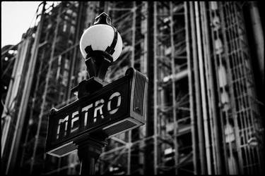 Metro at Beaubourg thumb