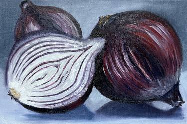 Fresh red onion. Oil thumb