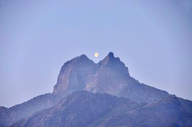Moon on the sierra - thumb