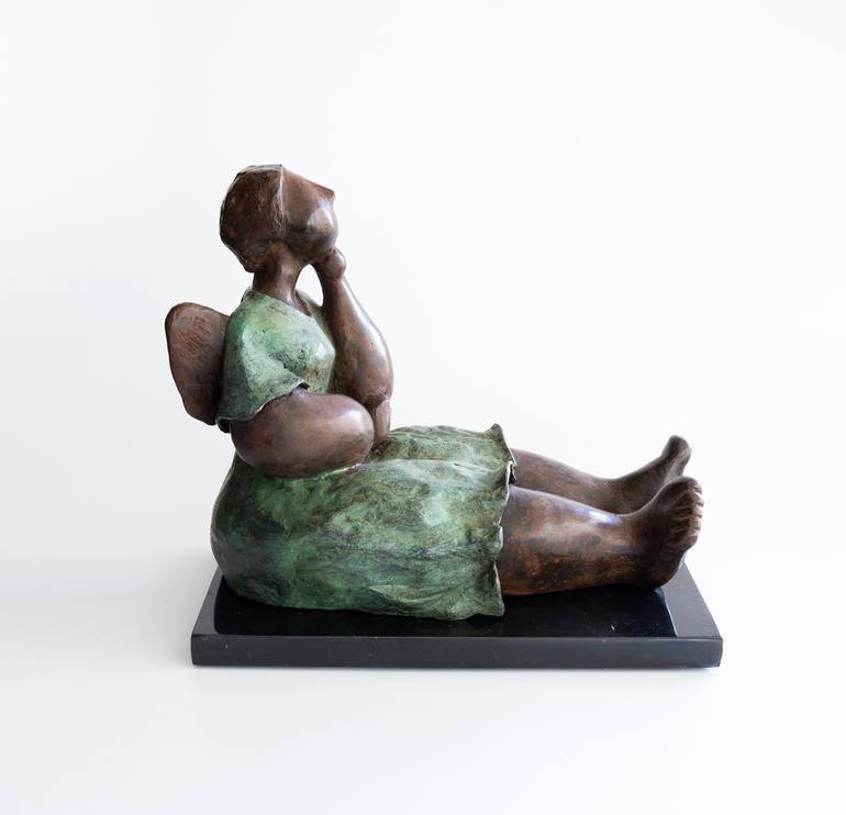 Original Figurative Women Sculpture by Karine Hochar