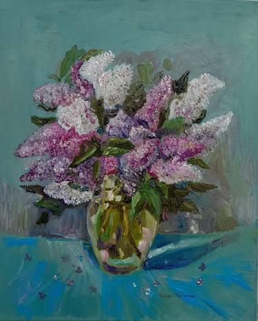 A bouquet of lilacs thumb