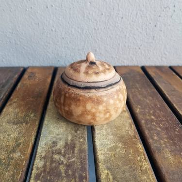 Ai Mini Urn raku fired ceramic vessel - Obvara thumb