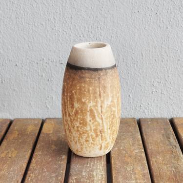 Tsuri raku fired ceramic pottery vase - Obvara thumb