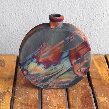 Kumo raku fired ceramic pottery vase - Carbon Copper thumb