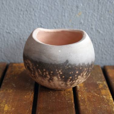 Hikari raku fired ceramic pottery vase - Obvara thumb